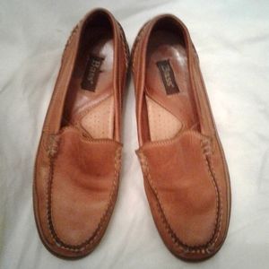 Bass men's loafers tan sz 9.5 leather.